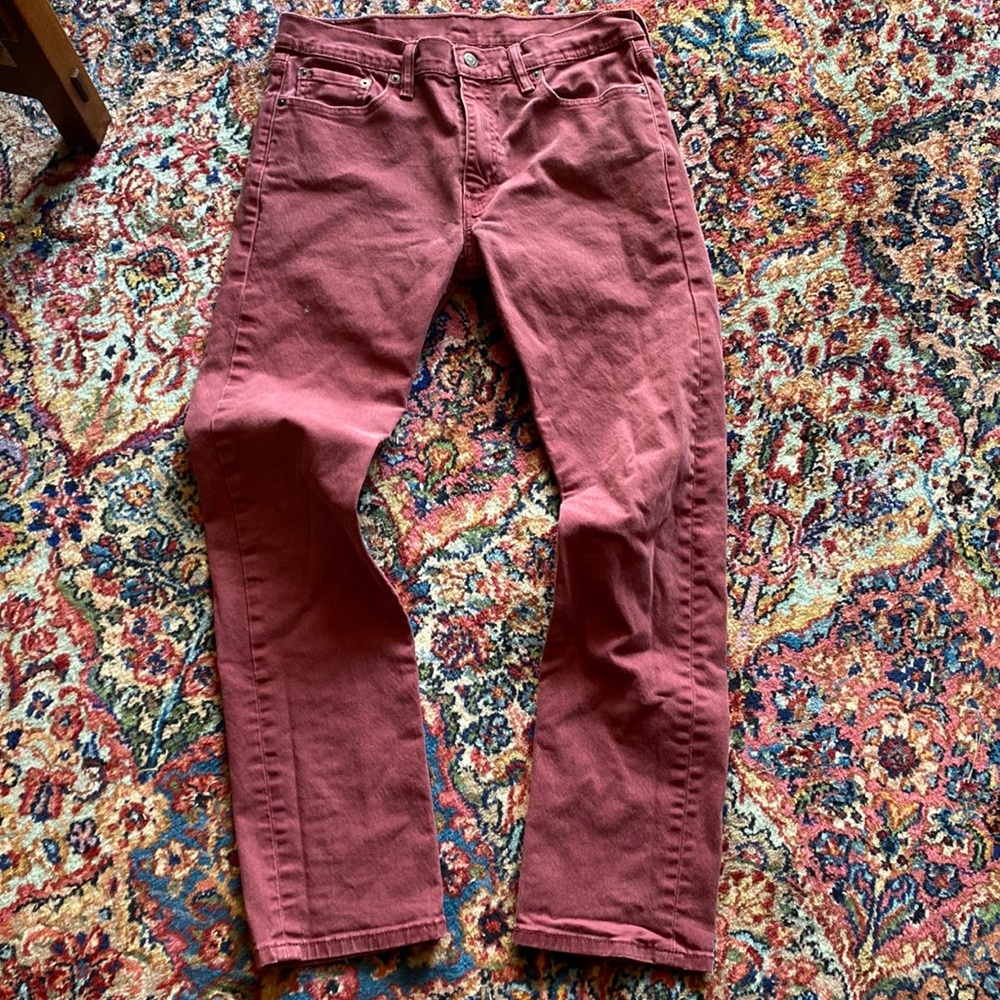 Red Levi’s 513 32